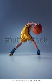 备受关注，伊万卡-特朗普的三个孩子作为梅西等人的球童入场